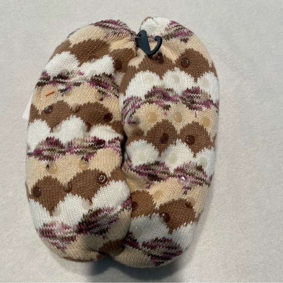 Joy spun knit lounge socks with grippers, tan, OS, NWT - Picture 2 of 3